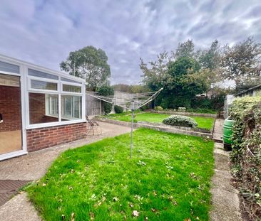 2 bedroom semi-detached bungalow to rent - Photo 1