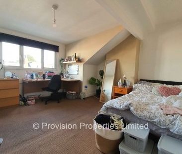 4 Bedroom Student Lets in Leeds - Photo 3