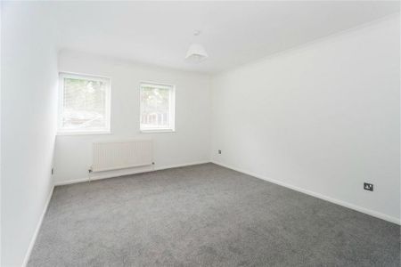 2 bedroom ground floor flat to rent - Photo 4