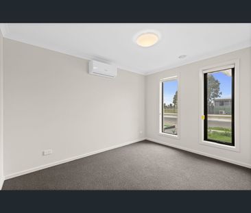 13 Danthonia Ave, Point Cook, Vic 3030 - Photo 4
