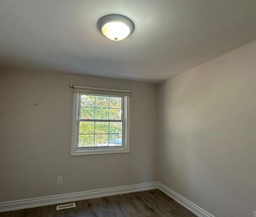 For Lease - 361 Terry Drive, Newmarket, Ontario - Photo 2