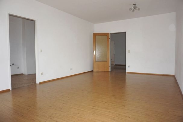 Große 4-Zimmer Wohnung in WELLA Straße 4a Luftenberg TOP 32 - Photo 1