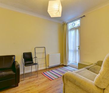 6 bedroom house to rent - Photo 1