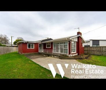 Fully Fenced Family Home with Bonus Office & Rumpus Room - Photo 4