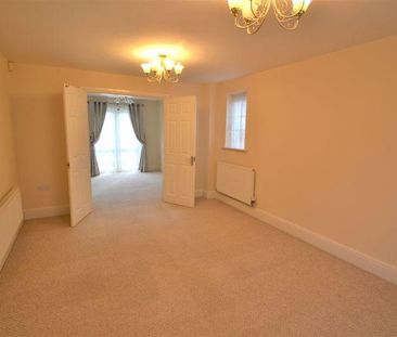 4 bedroom detached house to rent - Photo 1