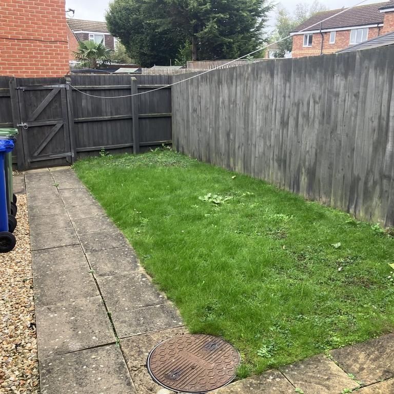 2 bedroom terraced house to rent - Photo 1