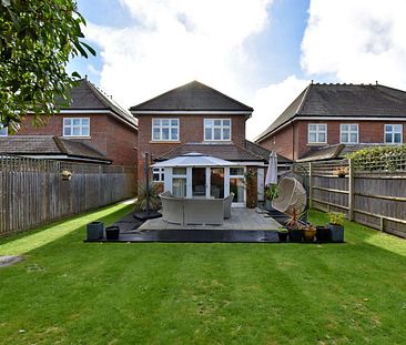 Family home within award winning Queens Acre gated development - Photo 1