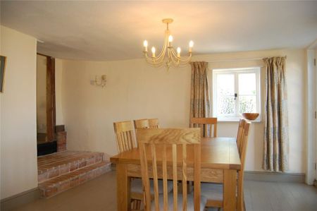 4 bedroom end of terrace house to rent - Photo 5