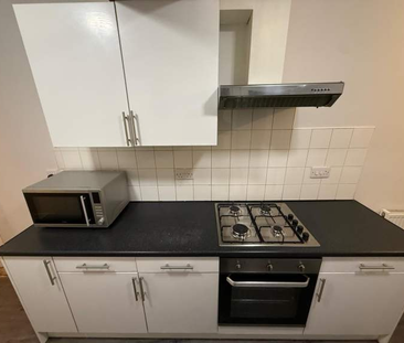 2 bedroom flat to rent - Photo 6