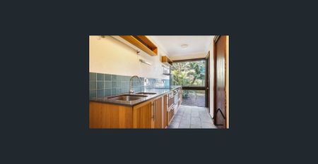 Charming Two-Bedroom Terrace in Leafy Enmore - Photo 2