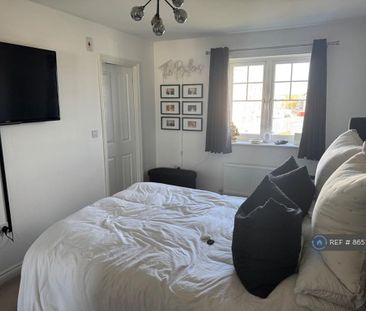 2 bedroom flat to rent - Photo 4