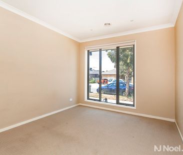 15 Creswick Drive, WOLLERT - Photo 4