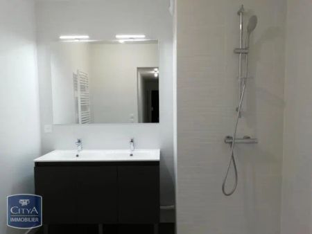 Appartement à louer 4 pièces 84.65m² - Photo 2