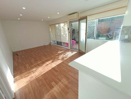 Charming 2 Bedroom Unit in St Heliers - Photo 2