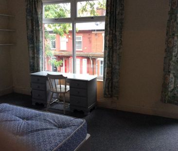 4 bedroom end of terrace house to rent - Photo 5