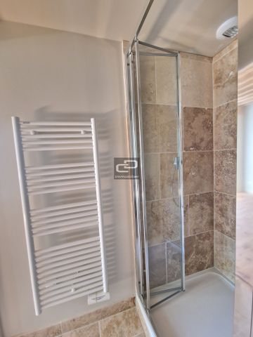 Location Appartement 2 pièces 42m² COUZON AU MONT D OR 69270 - Photo 5