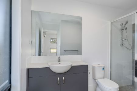 Charming 3-Bedroom Unit in Quiet Greta Location - Photo 4