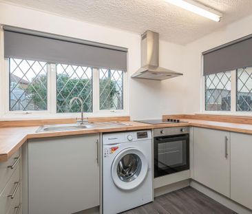 2 bedroom bungalow to rent - Photo 2