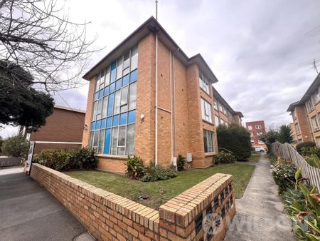 Light and bright one bedroom apartment - Photo 3