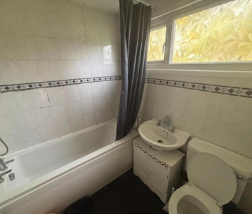 3 bedroom end of terrace house to rent - Photo 6