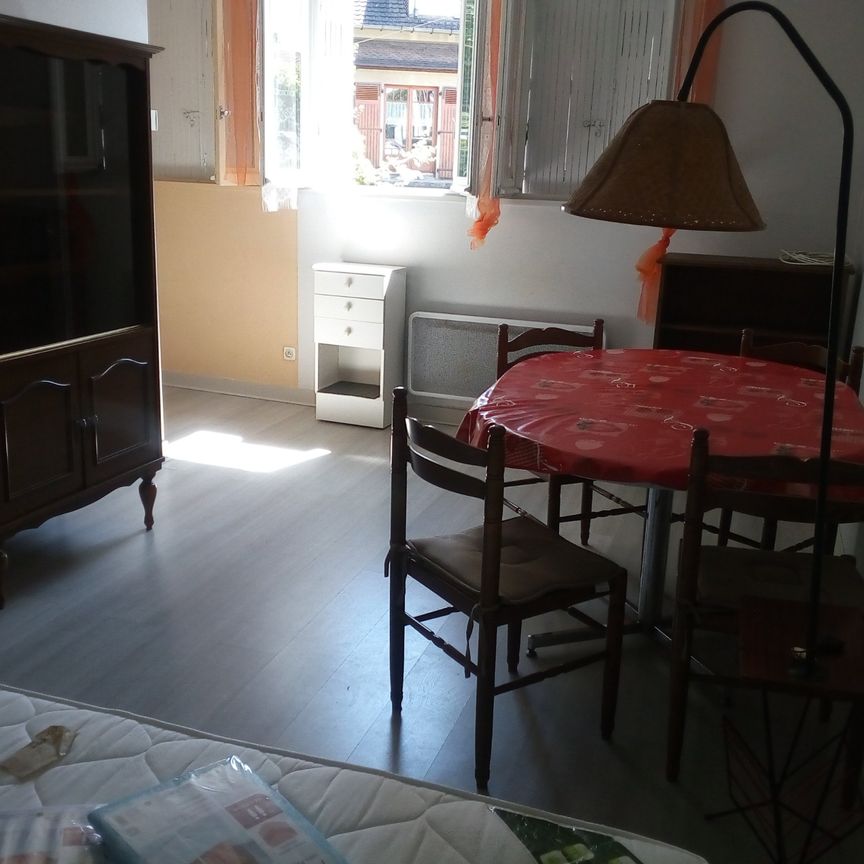 Location Appartement 1 pièce 22m² MONTMORILLON 86500 - Photo 1
