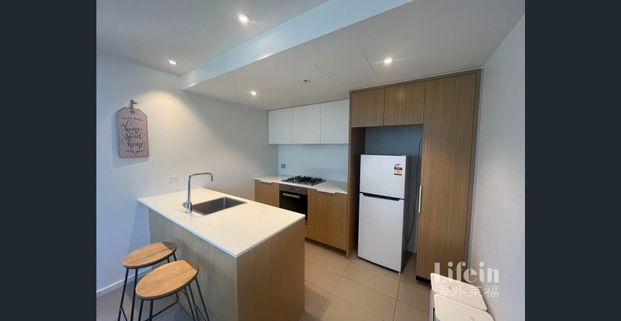 Charming 2-Bedroom Apartment for Rent at 888 Complex, Docklands - Photo 1