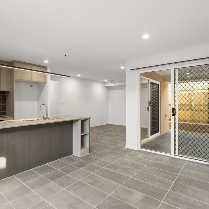 Brand New 3-Bedroom Family Home in Prime Location - Photo 1