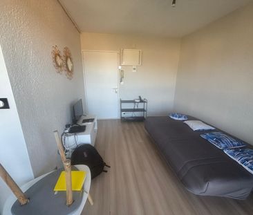Location Appartement 1 pièce 18m² ROMANS SUR ISERE 26100 - Photo 2