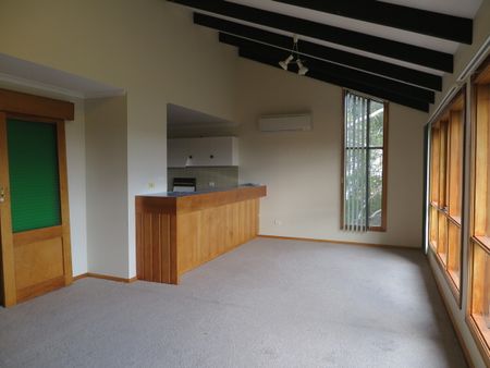 2/115 Arthur Street West Hobart TAS 7000 Australia - Photo 3
