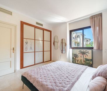 Middle Floor Apartment in Benahavís - Photo 5
