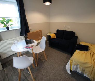 Studio to rent - Photo 1