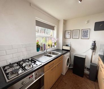 3 bedroom semi-detached house to rent - Photo 6