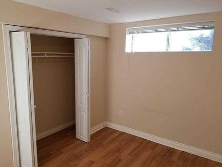 For Lease - 323 Towercrest Drive Unit# Basement, Newmarket, Ontario - Photo 4