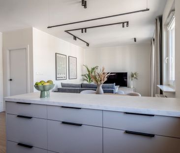 Dla pierwszego najemcy, z klimatyzacją 49.61 m² - Photo 1