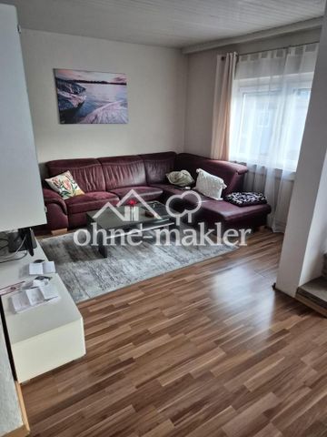 Helle, großzügige 4 Zimmer Maisonettewohnung mit Balkon und Garage - Photo 2