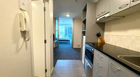 Central City Apartment - Furnished - Photo 2