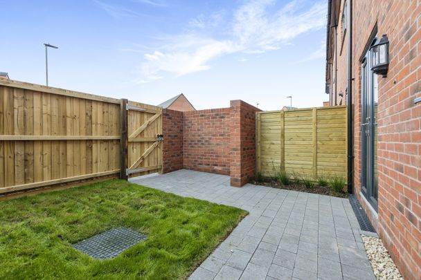 3 bedroom townhouse to rent Soar Lane, Leicester, Leicestershire, LE3 - Photo 1