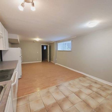 2 bed 1 ba in Central City Kelowna, blocks from Downtown - Photo 1