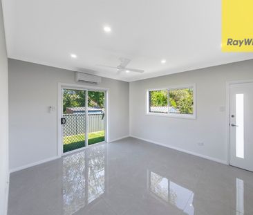 BRAND NEW TWO BEDROOM GRANNY FLAT WITH YARD - 950M WALK TO STATION - Photo 2