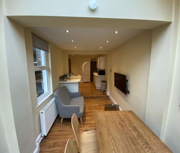 2 bedroom terraced house to rent - Photo 1