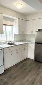 Generous 1 Bed 1Bath on Kingsway!!! - Photo 3