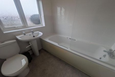 2 bedroom terraced house to rent - Photo 3