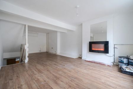 4 bedroom terraced house to rent - Photo 4