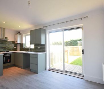 3 bedroom semi-detached house to rent - Photo 6
