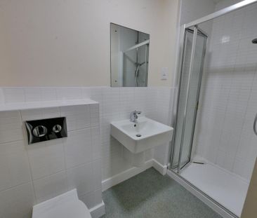 3 bedroom end of terrace house to rent - Photo 6