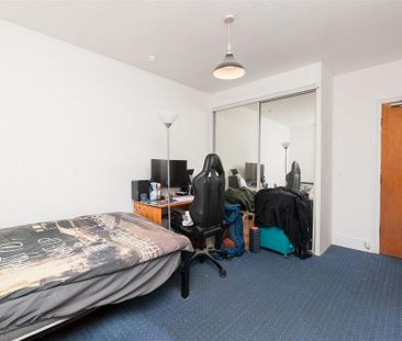 House share to rent - Photo 2