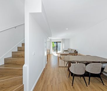 Stylish Townhouse In O'Connor - Photo 6