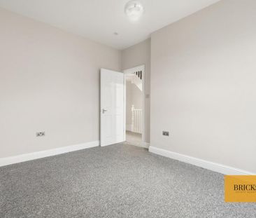 4 bedroom terraced house to rent - Photo 6