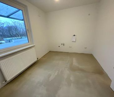 Bodenbelag nach eigenem Wunsch verlegen! Renovierte 3-Zimmer-Wohnun... - Photo 3