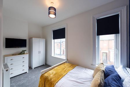 1 bedroom in a house share to rent - Photo 2